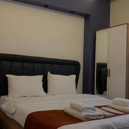Hotel Vira