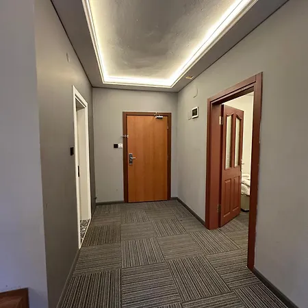 Hotel Vira