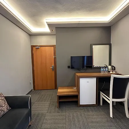 Vira 酒店 Eskiomerler