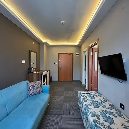 Vira Hotel *